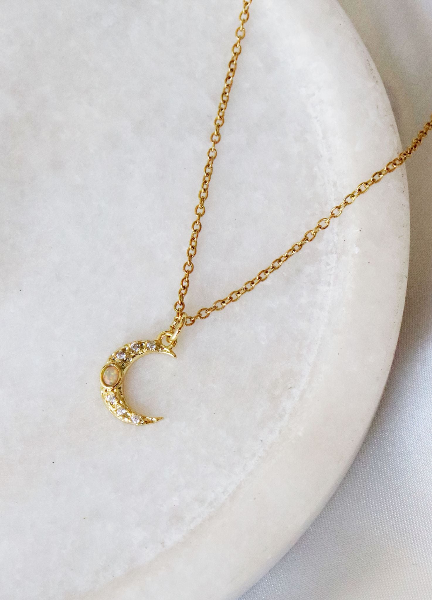 COLLAR MOON OPAL