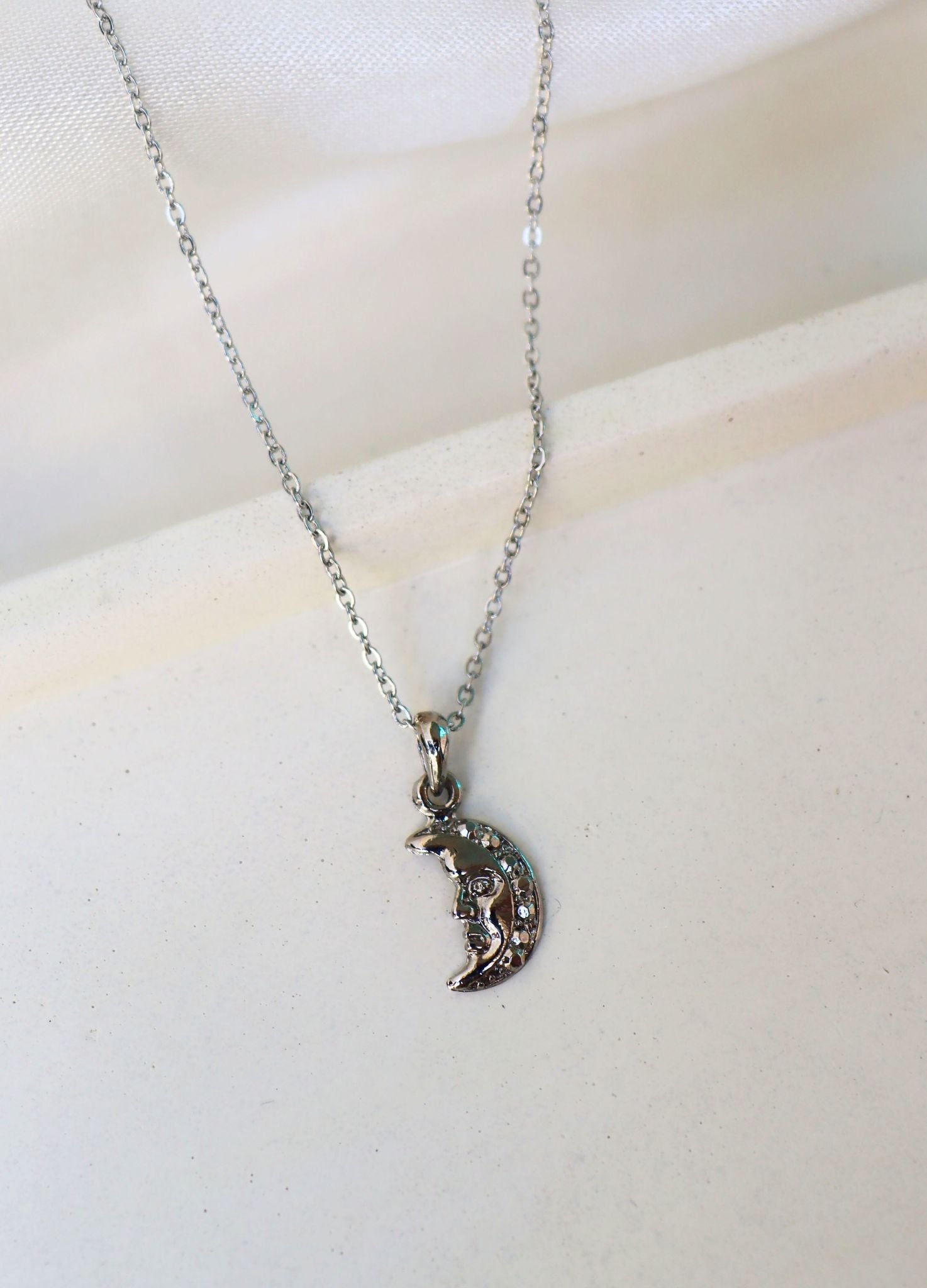 COLLAR LUNA PLATA