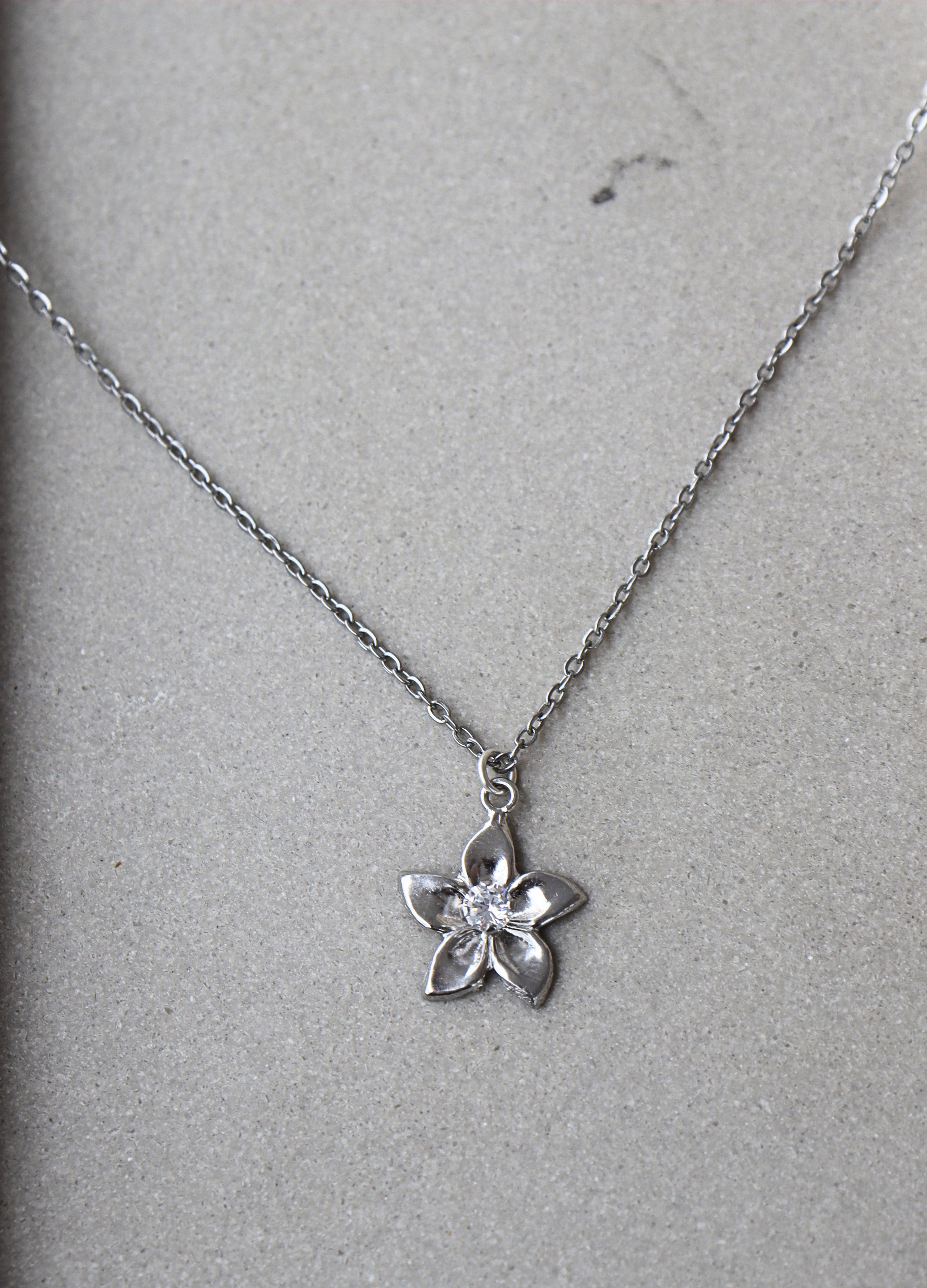 COLLAR ORQUIDEA SILVER PLATA