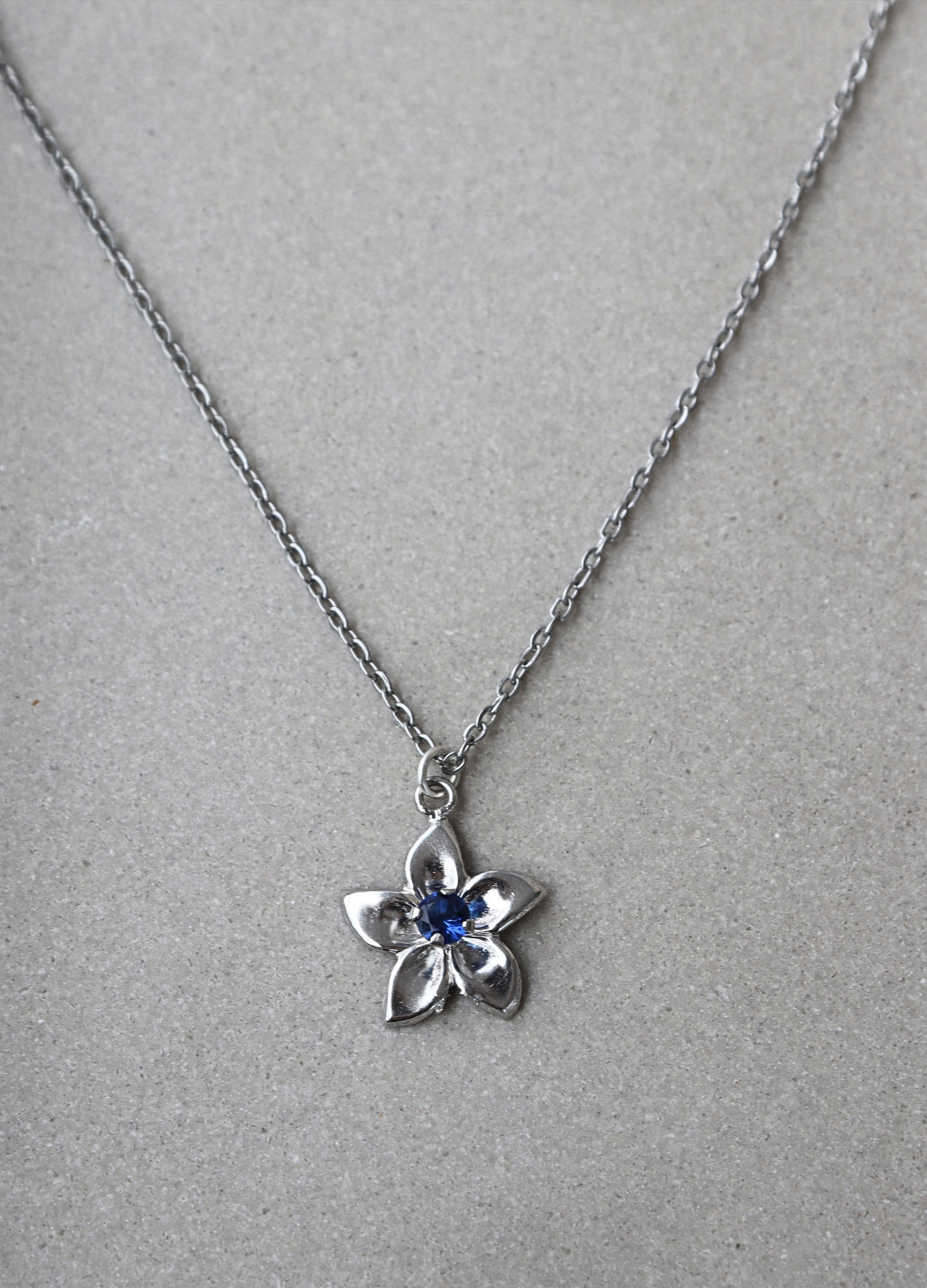 COLLAR ORQUIDEA SILVER AZUL