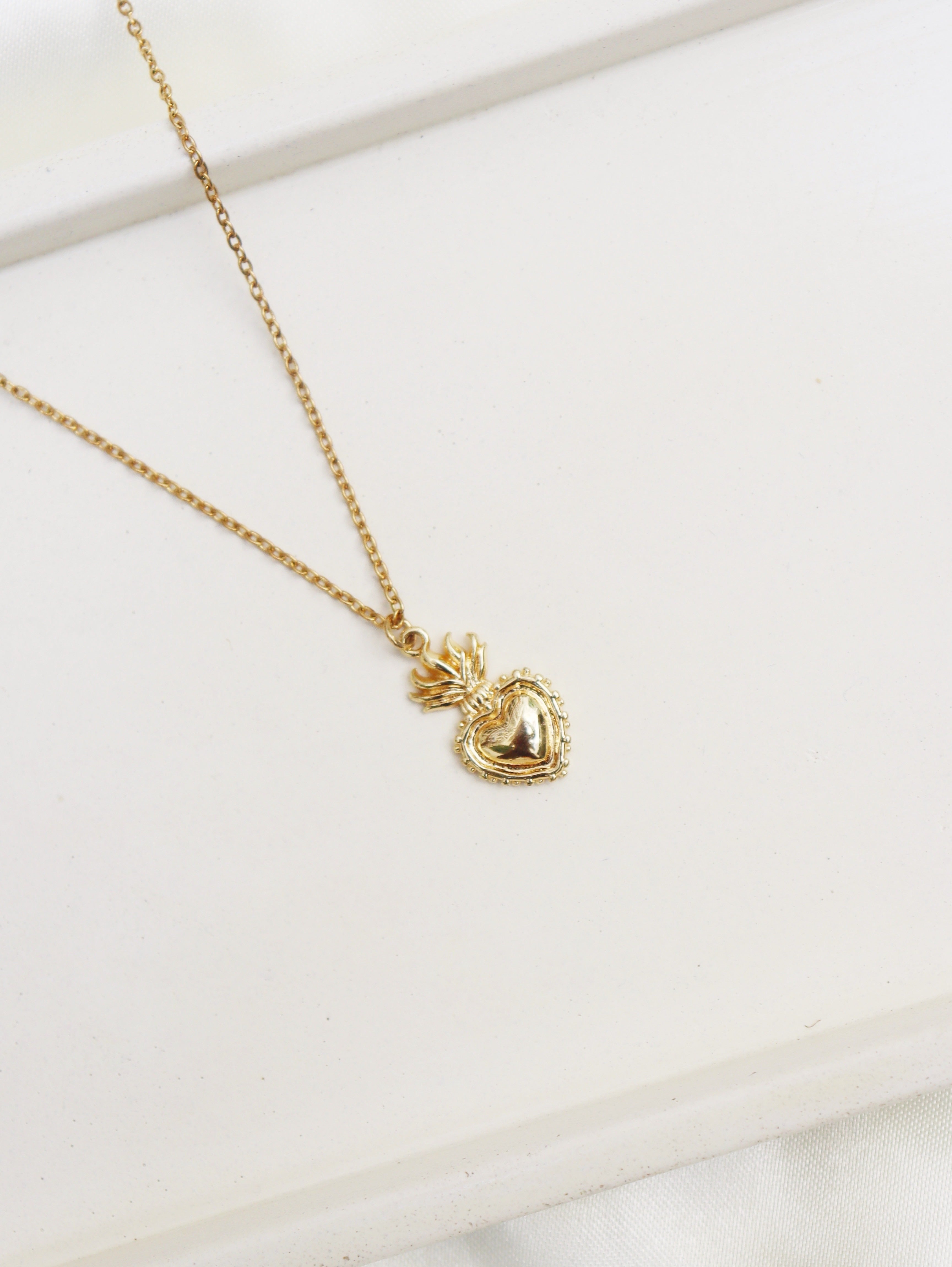 CADENITA SACRED HEART GOLDEN
